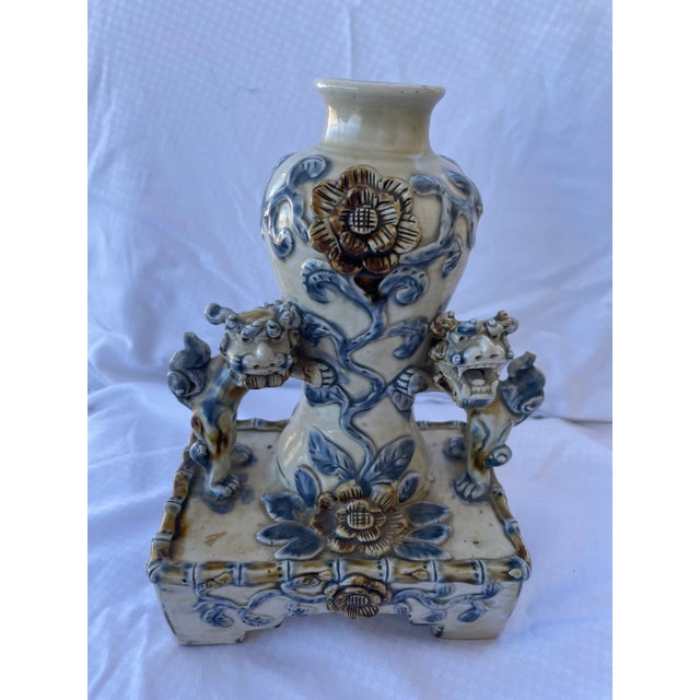 Mid 20th Century Blue and White Asian Foo Dogs Ceramic Vase For Sale - Image 13 of 13