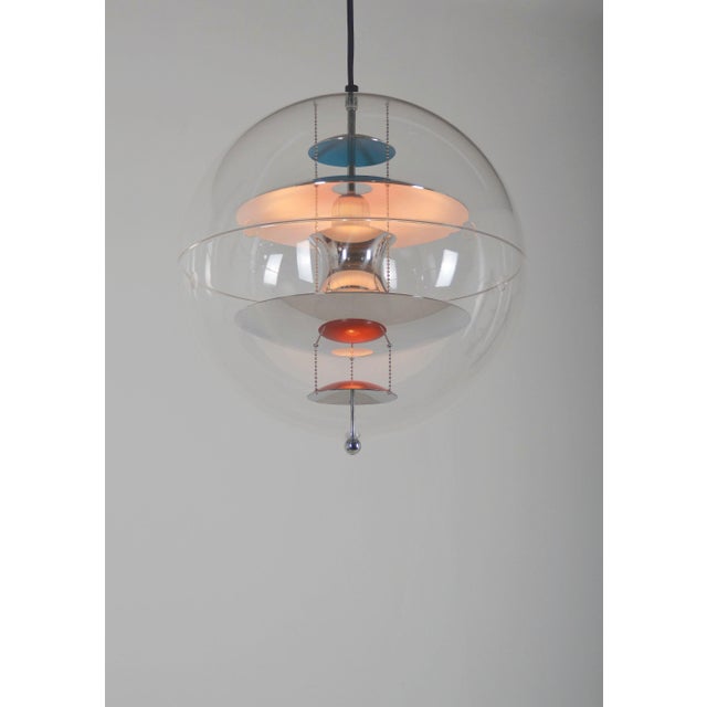 Early 21st Century Acrylic Glass VP Globe 40 Pendant Lamp by Verner Panton for Verpan, 2010s For Sale - Image 5 of 8