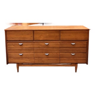 Mid Century Modern Walnut Six Drawer "Mainline" Dresser by Hooker Furniture, Usa c.1950 For Sale