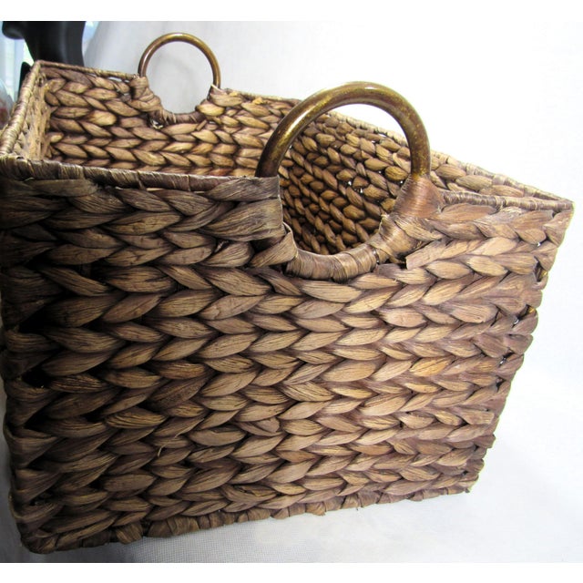 Vintage Water Hyacinth Woven Reed Basket + Brass Handles For Sale In New Orleans - Image 6 of 11
