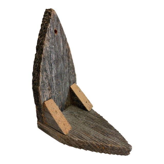 Vintage Rustic Wooden Shelf / Primitive Wall Bracket For Sale