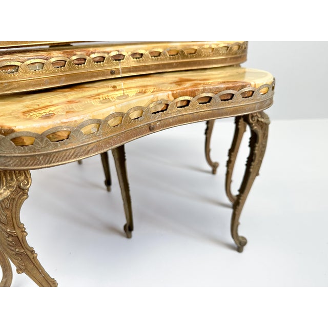 Vintage Hollywood Regency Nesting Tables in Brass and Onyx, Set of 3 For Sale - Image 3 of 17