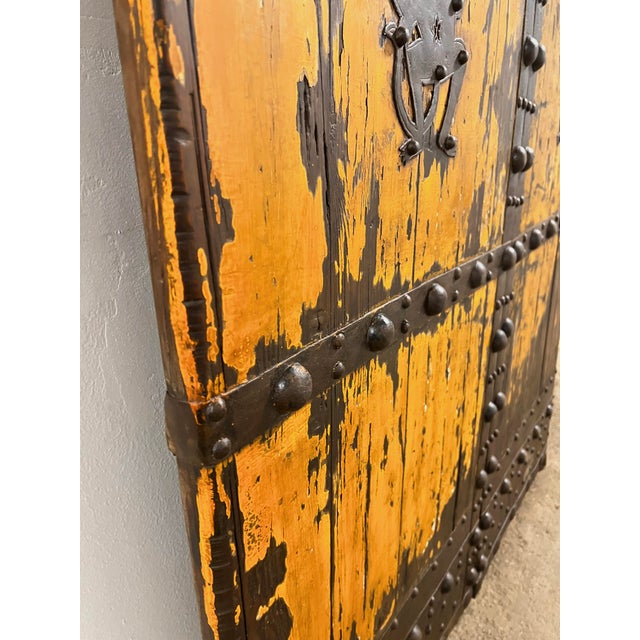 Yellow 18th Century Qing Dynasty Chinese Courtyard Doors - a Pair For Sale - Image 8 of 12