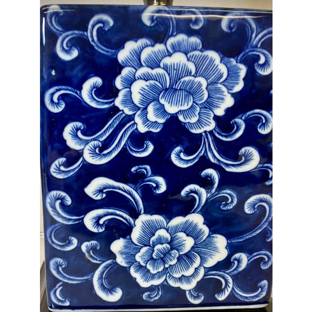 Blue and White Porcelain Box Table Lamp With a Delicate Peony Floral Pattern on a Wooden Base and White Lamp Shade For Sale In Dallas - Image 6 of 13