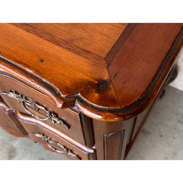 Brown Pair of Italian Baroque Burled Walnut Chests of Nightstands For Sale - Image 8 of 12