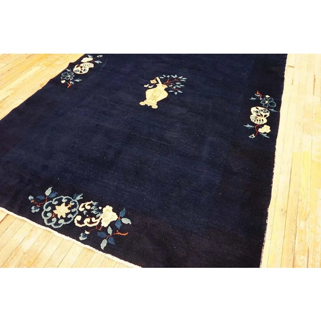 Textile 1920s Blue Navy Vase Minimalist Antique Chinese Peking Knotted Wool Rug Carpet For Sale - Image 7 of 15