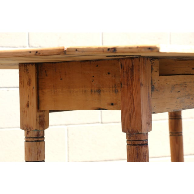 19th Century French Provincial Farmhouse Pine Drop-Leaf Dining Table For Sale In Los Angeles - Image 6 of 18