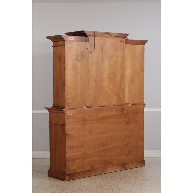Nichols & Stone Williamsburg Maple Bookcase Display Cabinet For Sale - Image 15 of 18