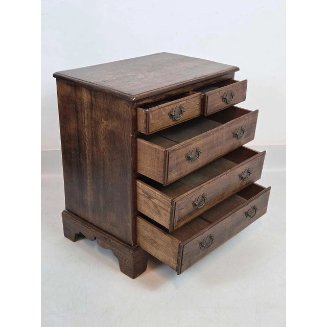 Pair of English Oak Bedside Chests or Bachelor's Chests, Circa 1920 For Sale - Image 11 of 13
