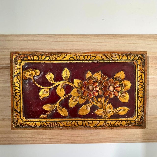 Early 20th Century Sculptural Wall Art – Antique Chinese Giltwood Carved Floral Panels, Pair For Sale - Image 5 of 11