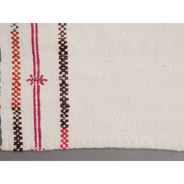 White 1970s Vintage Handmade Wool Cotton White Small Kilim Rug For Sale - Image 8 of 11