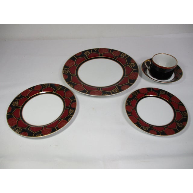 Art Deco 1970s Fitz and Floyd Kuruma Pattern Porcelain Dinnerware Service for Six- 30 Pieces For Sale - Image 3 of 9