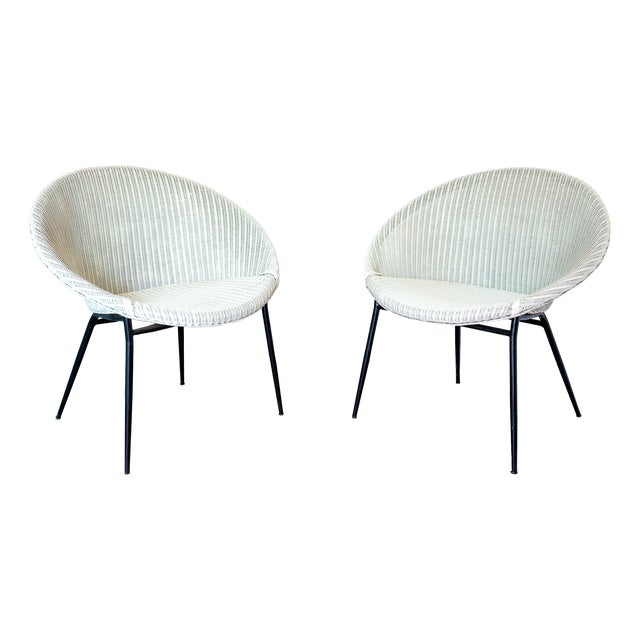 Mid-Century Modern Bauhaus Satellite Cocktail Lounge Chairs in Wicker and Steel by Lloyd Loom for Lusty, 1950s, Set of 2 For Sale