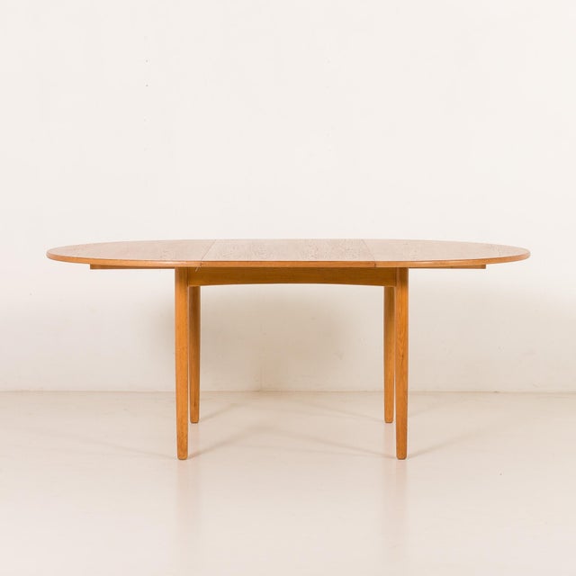 Mid-Century Modern Danish Oak Round Dining Table with One Extension, 1970s For Sale - Image 3 of 13