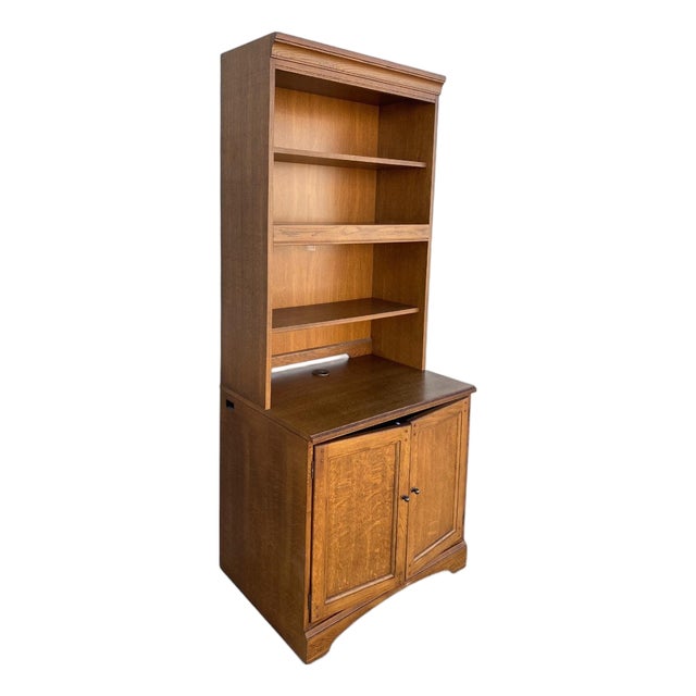 Vintage Hooker Furniture Oak Hutch Cabinet With Open Shelving, 20th Century For Sale