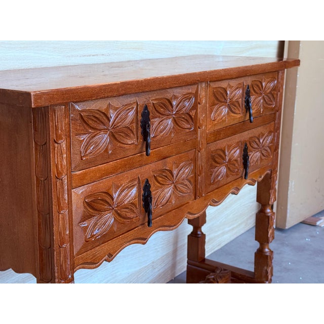 19th Century Catalan Spanish Carved Walnut Console Sofa Table, Four Drawers For Sale In Miami - Image 6 of 18