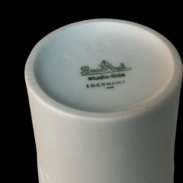 Wonderful design and craftsmanship. This vase from the studio-linie series by Rosenthal fits in both a vintage and a...
