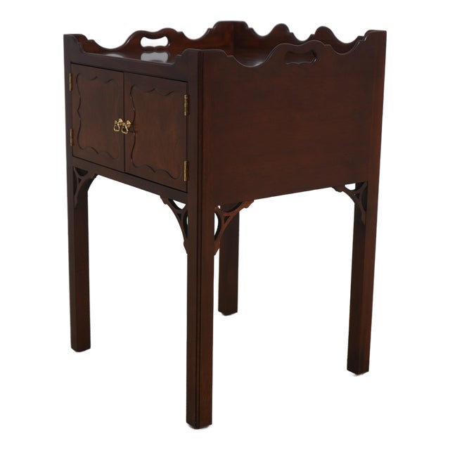 Stickley Colonial Williamsburg Chippendale Mahogany Bedside Nightstand For Sale