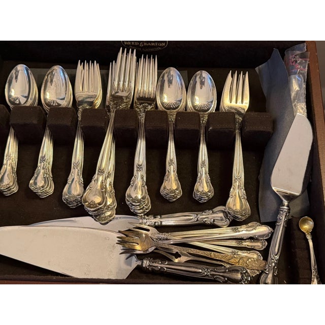 Late 19th Century Gorham Sterling Silver Chantilly Flatware Set 103 Pieces With Fitted Chest 1895 For Sale - Image 5 of 18