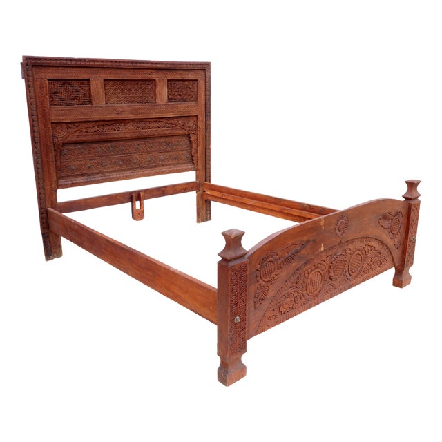 Vintage Cedar Double Bed, Swat-Tal, Pakistan For Sale