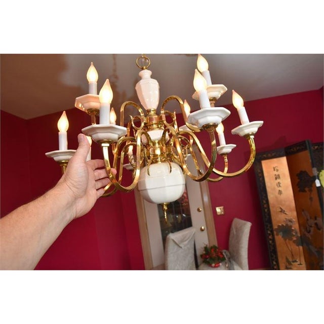 Traditional 1970s Georgian Candle-Style 2-Tier Polished Brass White Porcelain Chandelier For Sale - Image 3 of 10