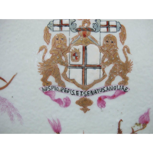 Chinese Export Porcelain Armorial British East India Reproduction Oval Platter For Sale In Portland, OR - Image 6 of 6