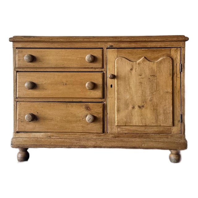 Early 20th Century Pine Dresser With Drawers & Carved Cabinet Door For Sale