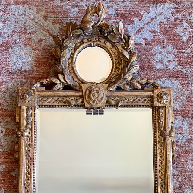 French Italian Giltwood Neoclassical Mirror With Laurel Crest For Sale - Image 3 of 14