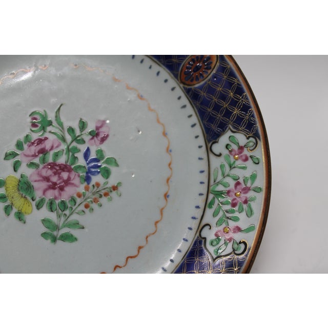 18th Century Chinese Export Porcelain Dinner Plate – Qianlong Period (c. 1750–1780) A refined example of 18th-century...