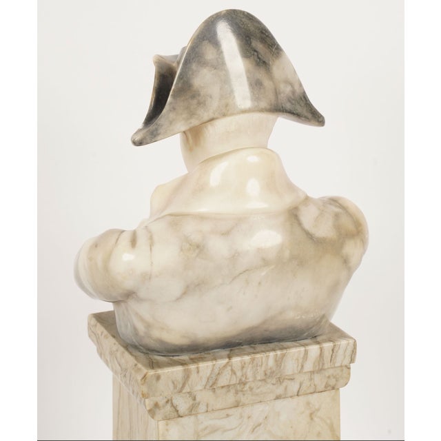 Early 20th Century Signed Valmore Gemignani Marble Bust of Napoleon on Pedestal / Italian Art Deco Neoclassical Sculpture For Sale - Image 5 of 10