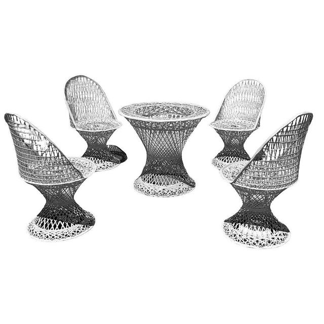 Mid-Century Modern Mid Century Modern Spun Fiberglass Four Chairs & Table Outdoor Patio Set by Russell Woodard, Attributed For Sale - Image 3 of 15