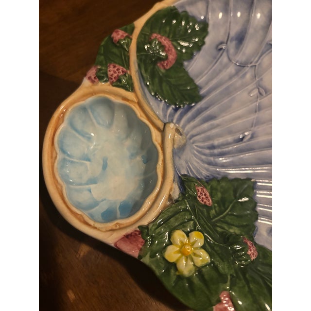 Minton Late 19th Century Majolica Strawberry Shell Ceramic Serving Platter For Sale - Image 4 of 4