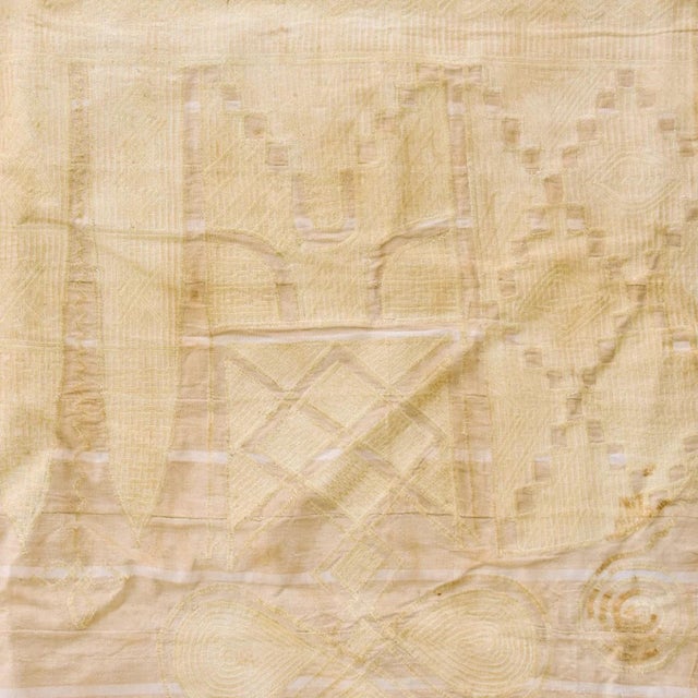 Early 20th Century Hausa Beige Embroidered Boubou Shirt Nigeria For Sale - Image 4 of 14