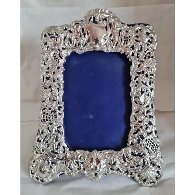 Antique Neoclassical Sterling Silver Photograph Frame from James Deakin & Sons, 1900 For Sale - Image 3 of 14