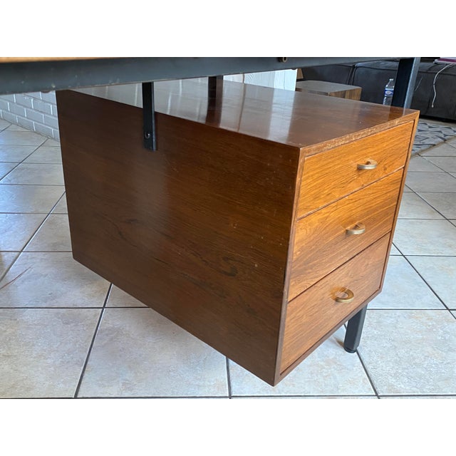 1960s Vintage Scandinavian-Style Executive Desk in Rosewood and Metal, 1960s For Sale - Image 5 of 18