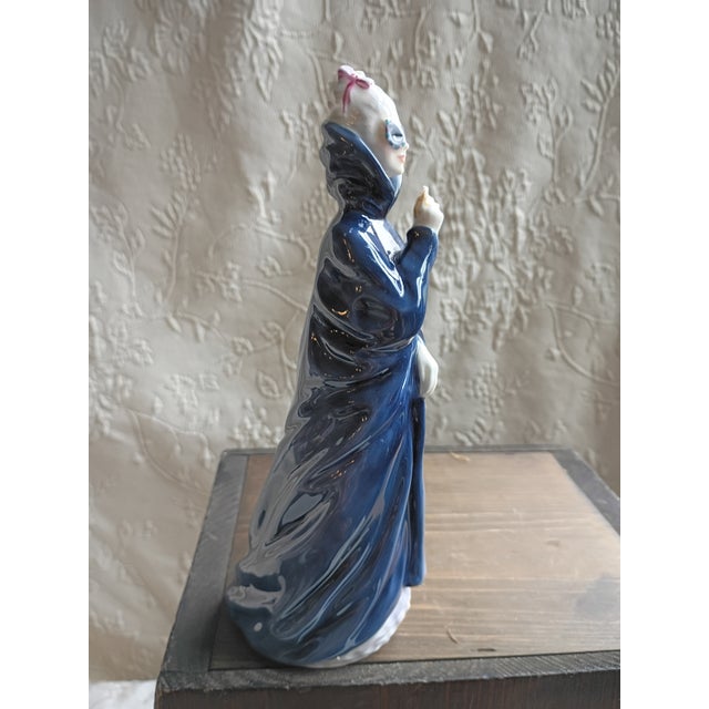 Vintage 1970s Royal Doulton "Masque" Figurine Hn2554 For Sale In Tampa - Image 6 of 9