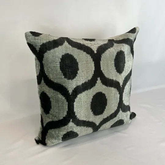 ●Ikats are vibrant fabrics that are hand-dyed and hand-woven. The origins date back to the Turkish people on the Silk Road...