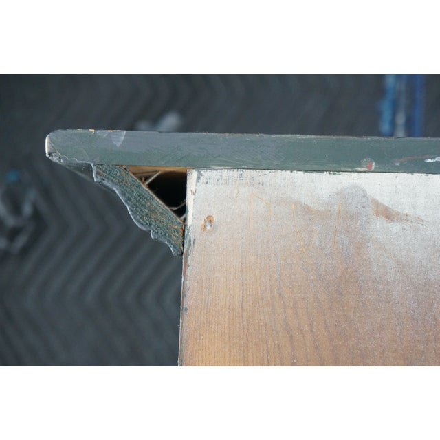 Late 20th Century Habersham Plantation Primitive Early American Painted Pine Step Back Cupboard For Sale - Image 16 of 18