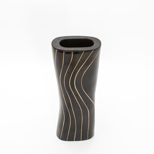 Modern Vase in Black Shell With Brass Details by Kifu Paris For Sale In Los Angeles - Image 6 of 8