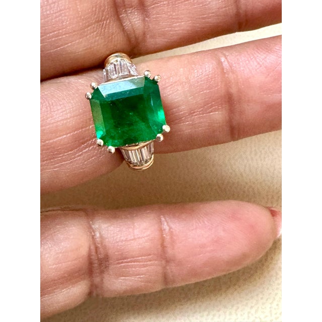 GIA Certified 3.41 Ct Octagonal Colombian Emerald & Diamond Ring 14K Yellow Gold For Sale - Image 9 of 18