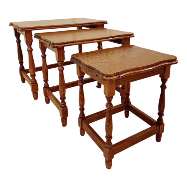 Mid-Century Modern Scandinavian Nesting Tables in Oak, 1950s, Set of 3 For Sale