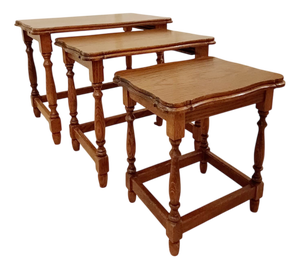 Mid-Century Modern Scandinavian Nesting Tables in Oak, 1950s, Set of 3