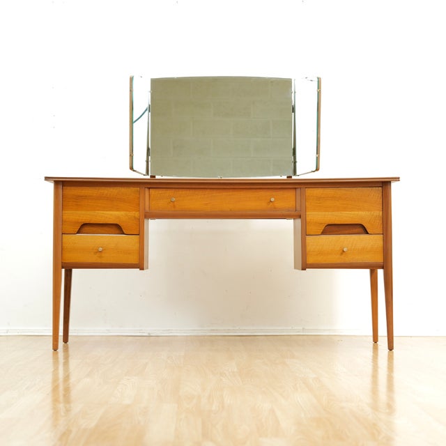 Mid-Century Modern 1970s Mid Century Vanity Dresser by A. Younger LTD For Sale - Image 3 of 10