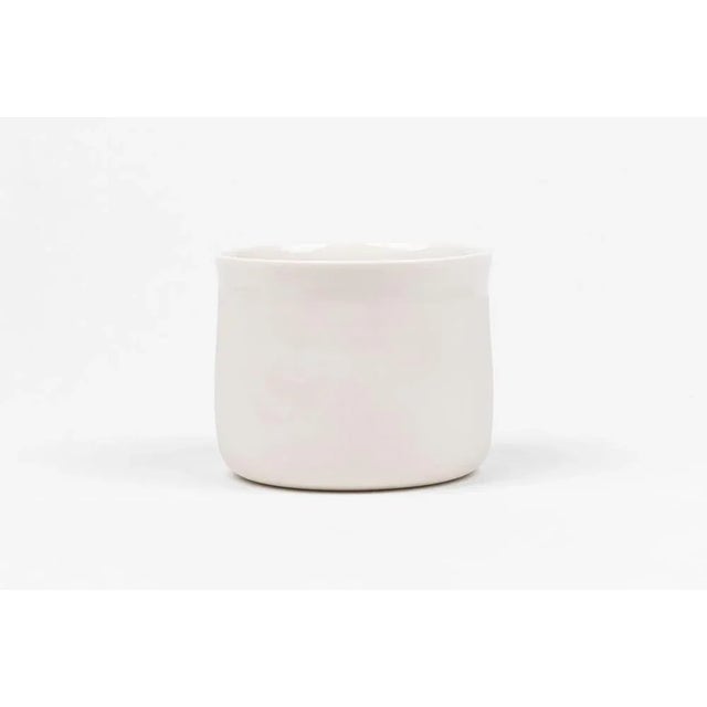 Set of 4 plain cup by Studio Cúze Dimensions: W 8 x H 6.5 cm Materials: ceramic The Plain Cup was made by Yasuhiro Cúze in...