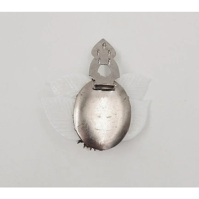 Art Deco Vintage 1930s Miriam Haskell White Glass Leaves & Beads Dress Clip For Sale - Image 3 of 8