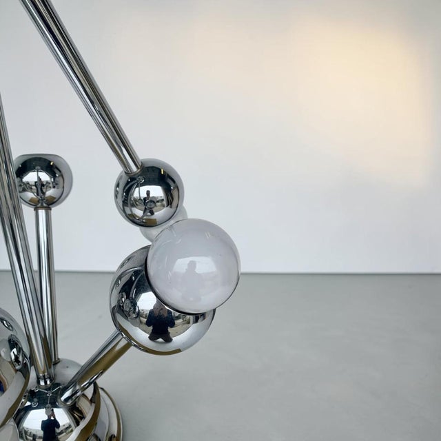 Mid-Century Modern 1960’s Atomic Space Age Era Atomium Chrome Table Lamp For Sale - Image 3 of 9