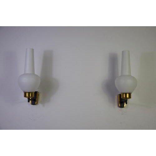 Mid-Century Brass and Opaline Wall Lamps, Italy, 1960s, Set of 2 For Sale - Image 3 of 10