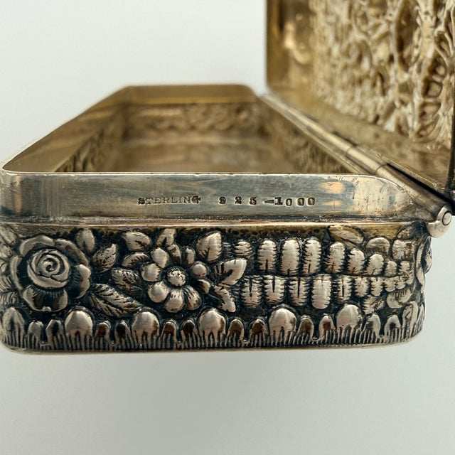 Antique Repoussé Frisiertisch Set in Sterling Silber from Tiffany & Co., 1890s, Set of 7 For Sale - Image 9 of 18