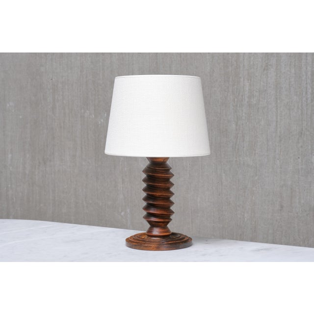 Sculptural Charles Dudouyt attributed Table Lamp in Oak and Linen, France, 1950s For Sale - Image 10 of 12