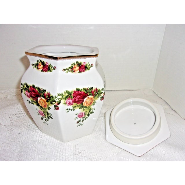 Royal Albert Vinatge Royal Albert Old Country Roses 8 1/2" Biscuit Jar For Sale - Image 4 of 5